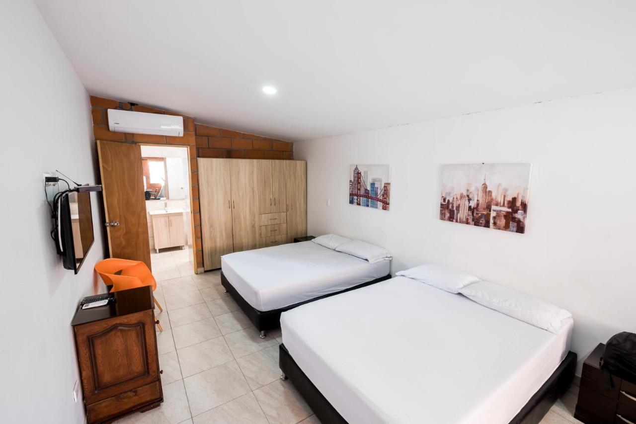Medellin Backpacker Hostel Exterior photo
